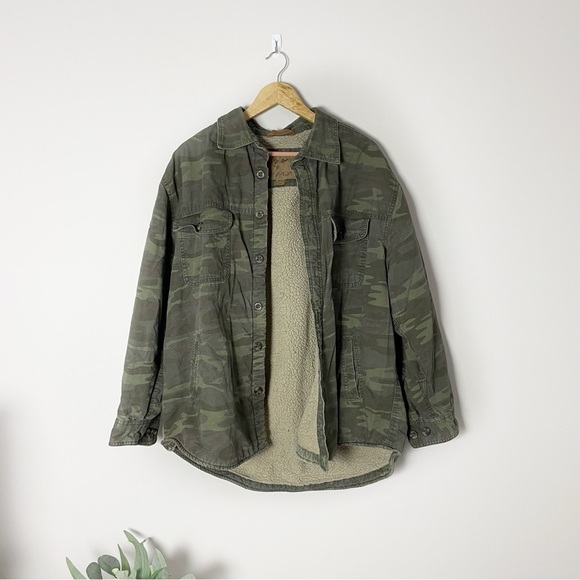 [Outdoor Life] Men's Camo Print Button Down Thrashed Sherpa Lined Barn Jacket - Picture 1 of 7